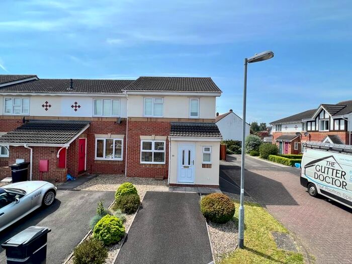 3 Bedroom End Of Terrace House To Rent In Compton Close, Taunton, TA2