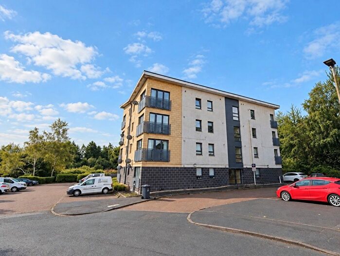 2 Bedroom Flat To Rent In Newabbey Road, Glasgow, G69