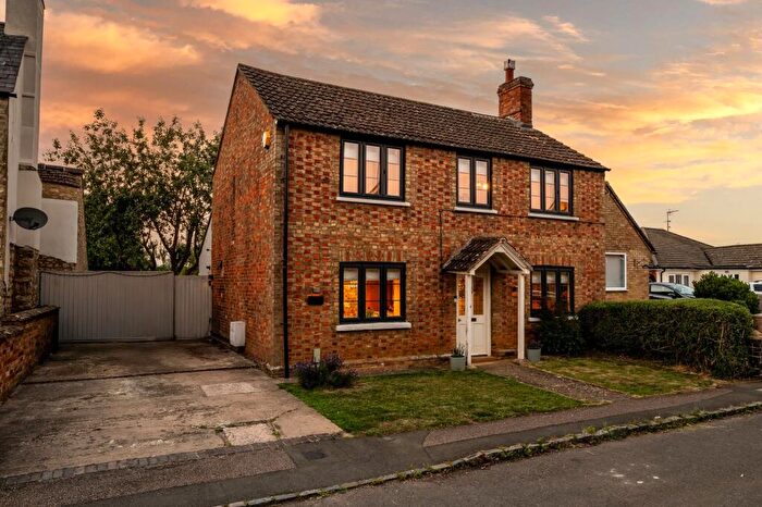 4 Bedroom Detached House For Sale In Upper Street, Tingewick, MK18