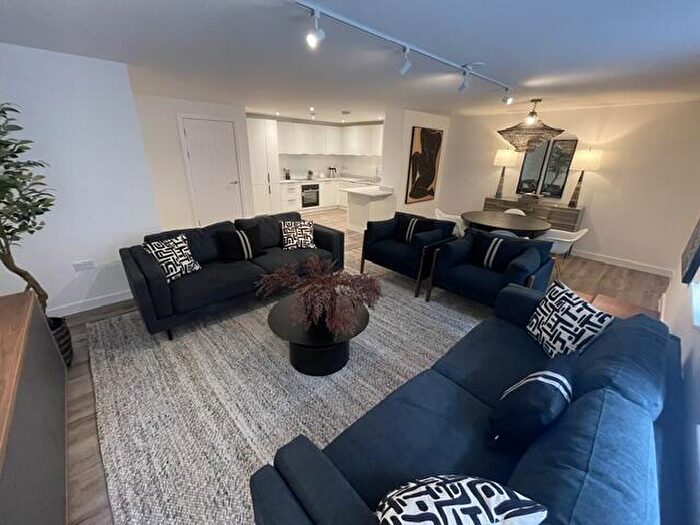 3 Bedroom Flat To Rent In Lower Brook Street, Ipswich, Suffolk, IP4
