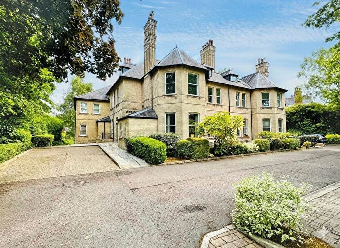 2 Bedroom Flat For Sale In Cavendish Road, Bowdon, Altrincham, WA14