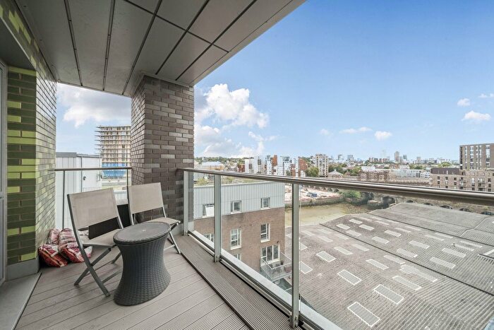 2 Bedroom Flat For Sale In Creekside, London, SE8