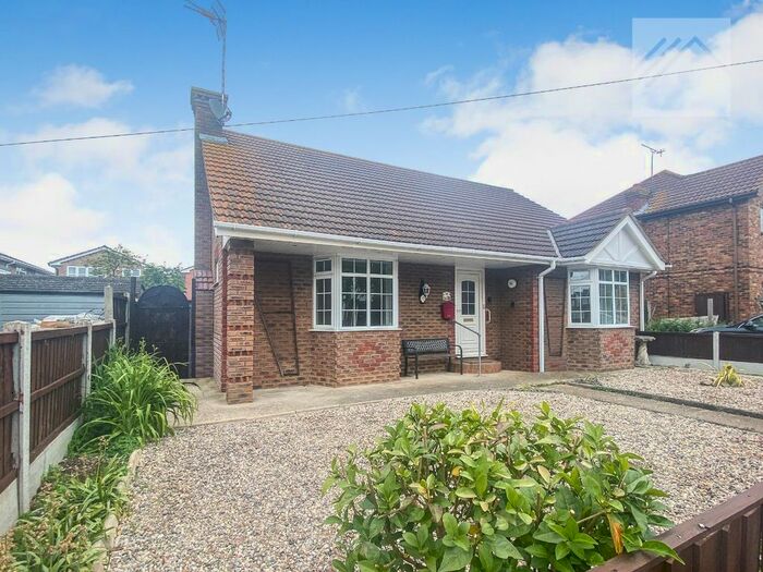 2 Bedroom Bungalow To Rent In Grafton Road, Canvey Island, SS8