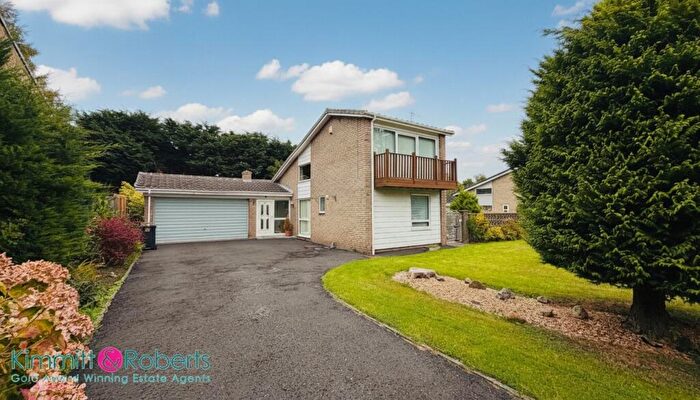 4 Bedroom Detached House For Sale In Lorimers Close, Peterlee, Durham, SR8