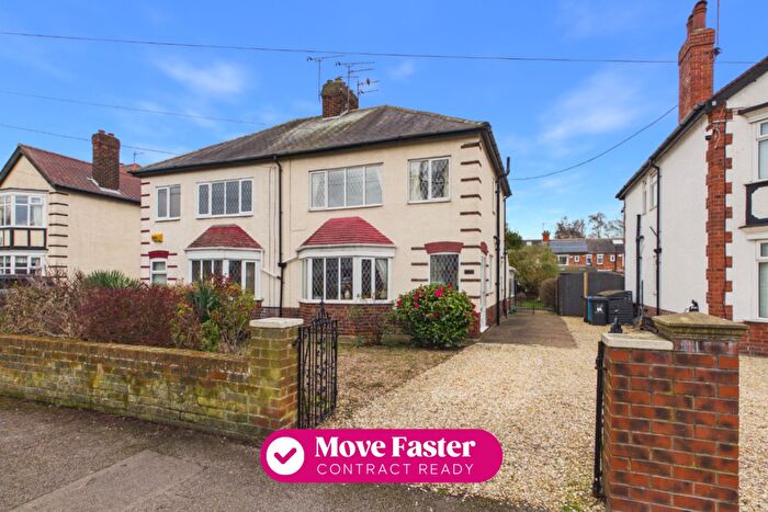 3 Bedroom Semi Detached House For Sale In Fairfax Avenue, Hull, HU5