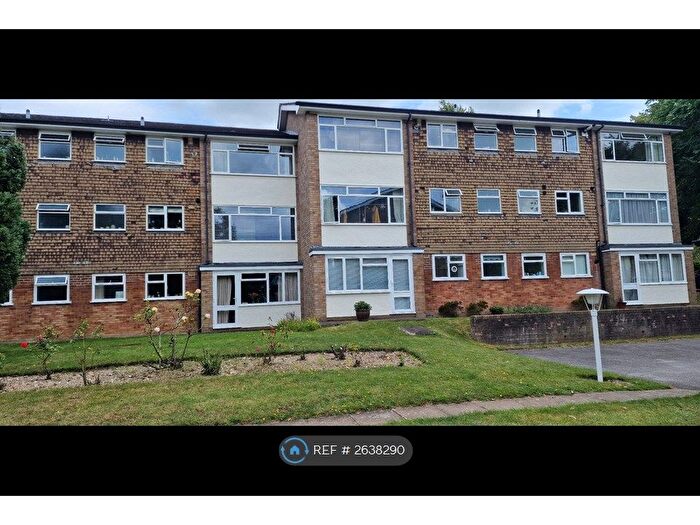 2 Bedroom Flat To Rent In Albion Road, Sutton, SM2