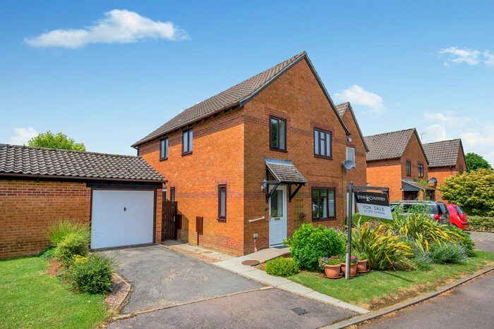 4 Bedroom Detached House For Sale In Mill Close, Deddington, Banbury Oxfordshire, OX15
