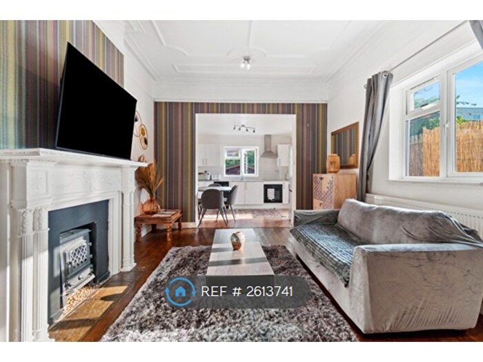 2 Bedroom Flat To Rent In Olive Road, London, NW2