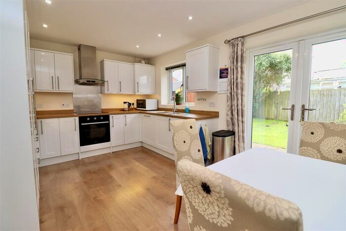 3 Bedroom Semi-Detached House For Sale In Wold Road, Pocklington, York, YO42
