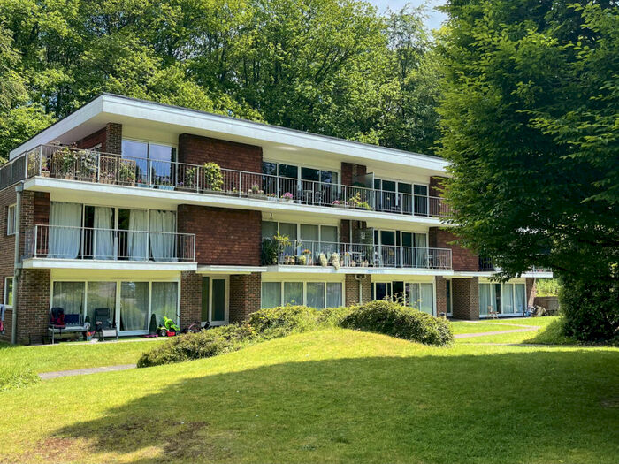 2 Bedroom Apartment To Rent In Brisbane House, Midhurst, GU29