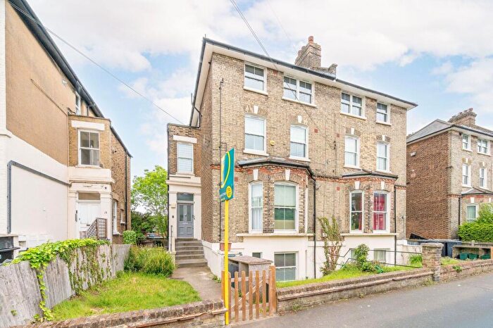 2 Bedroom Flat To Rent In Versailles Road, Crystal Palace, London, SE20