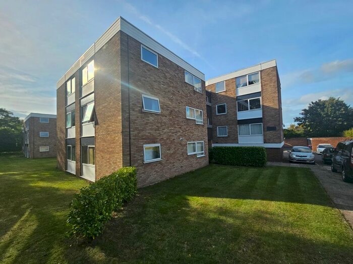 2 Bedroom Flat To Rent In Upper Gordon Road, Camberley, GU15