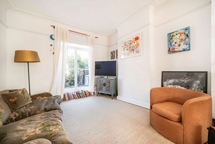 3 Bedroom Terraced House For Sale In De Beauvoir Road, De Beauvoir, N1