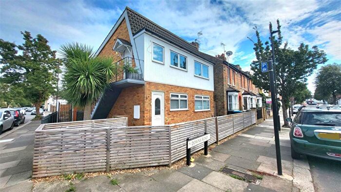 2 Bedroom Maisonette To Rent In Downs Road, Enfield, EN1