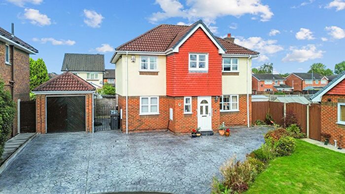 4 Bedroom Detached House For Sale In Lincoln Close, Woolston, WA1