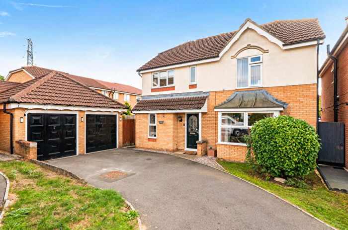 4 Bedroom Detached House For Sale In Newstead Close, Swindon, Wiltshire, SN25