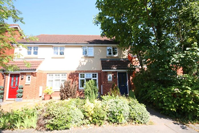 3 Bedroom Semi-Detached House To Rent In Hawthorn Close, Iver Heath, SL0