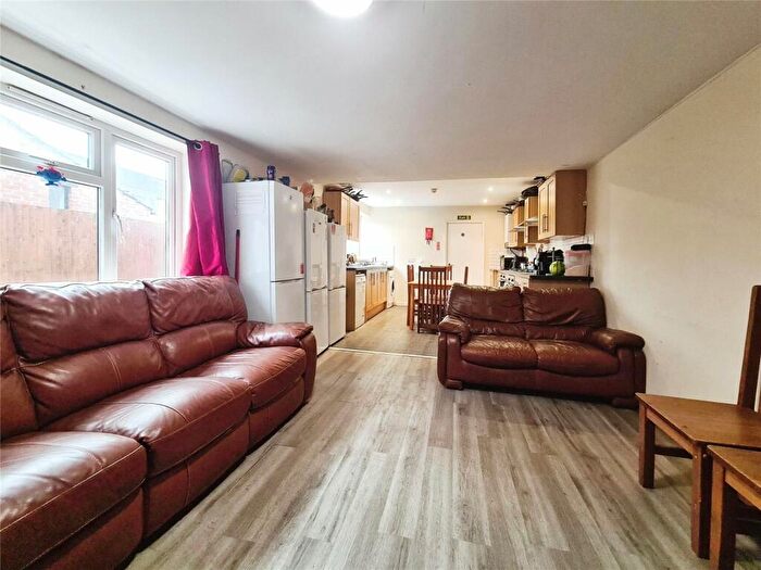 10 Bedroom House To Rent In Lodge Road, Southampton, Hampshire, SO14