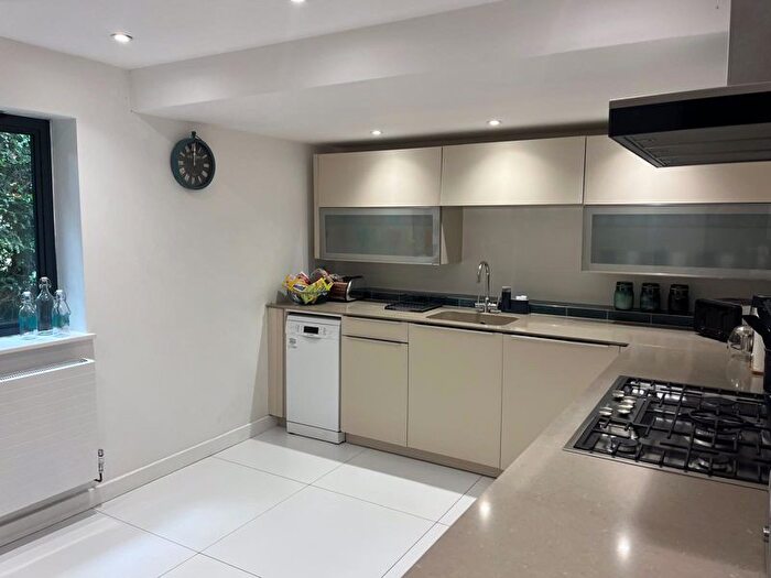 2 Bedroom Flat To Rent In Meadfoot Lane, Torquay, TQ1