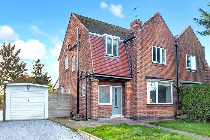 4 Bedroom Semi-Detached House For Sale In Lown Hill, York, North Yorkshire, YO24