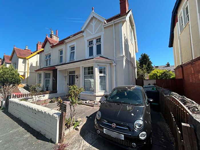 5 Bedroom Semi-Detached House For Sale In Maelgwyn Road, Llandudno, LL30
