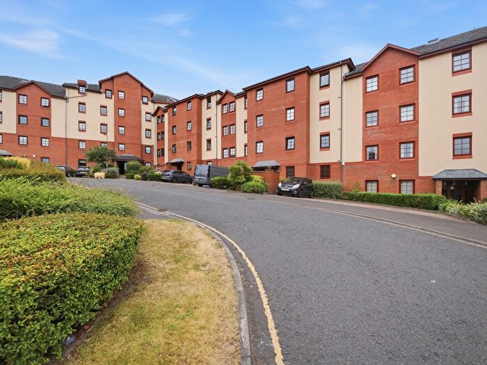 3 Bedroom Flat For Sale In / Orchard Brae Avenue, Edinburgh, EH4