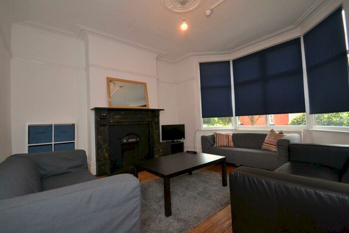 6 Bedroom Semi-Detached House To Rent In Scarsdale Road, Victoria Park, Manchester, M14