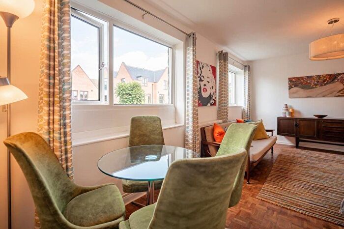 2 Bedroom Flat To Rent In Ascham Road, Cambridge, Cambs, CB4