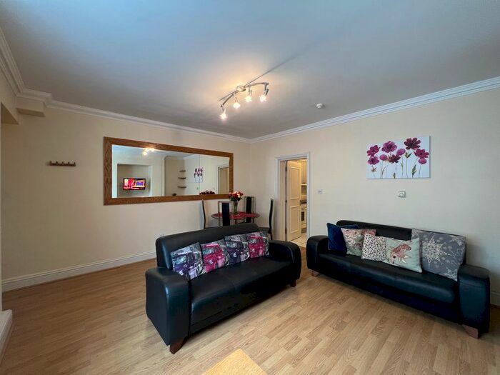 1 Bedroom Flat To Rent In Oakley Street, London, SW3