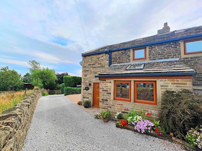 3 Bedroom Cottage For Sale In Croft Cottage, A Pepper Hill, Shelf, HX3