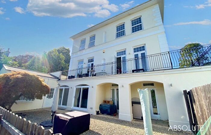 2 Bedroom Flat To Rent In Babbacombe Road, The Hollies, TQ1
