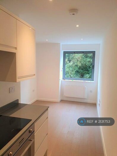 1 Bedroom Flat To Rent In Hubert Road, Brentwood, CM14