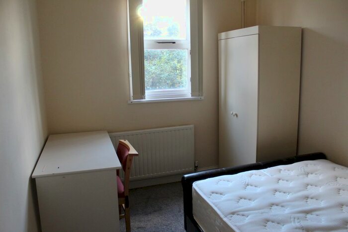 6 Bedroom Terraced House To Rent In Balfour Road, Nottingham, NG7