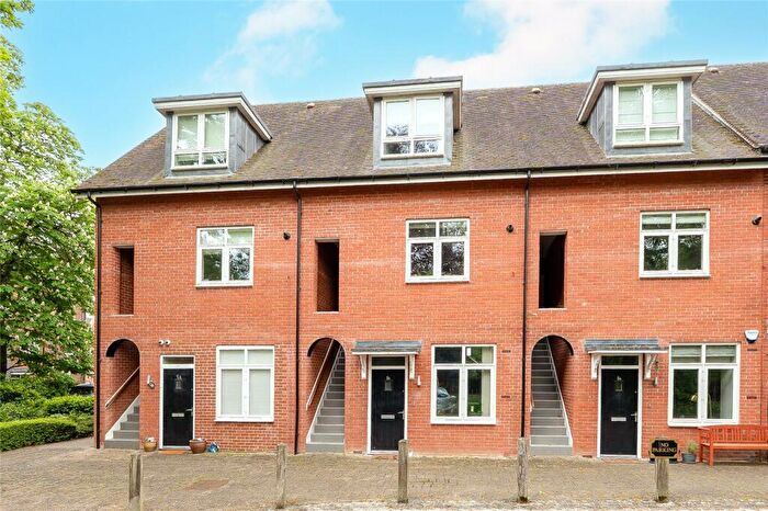 1 Bedroom Apartment For Sale In Villa Close, Cholsey, Wallingford, Oxfordshire, OX10