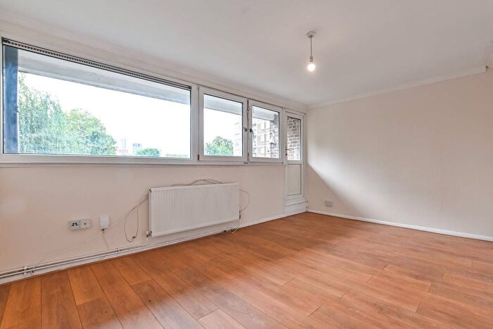 3 Bedroom Flat To Rent In Chisley Rd, Tottenham, London, N15