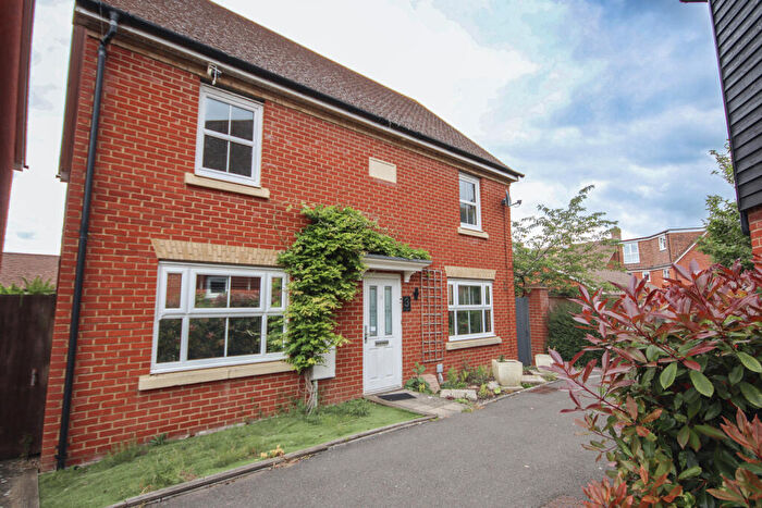 4 Bedroom Detached House To Rent In Daisy Walk, Sittingbourne, Kent, ME10