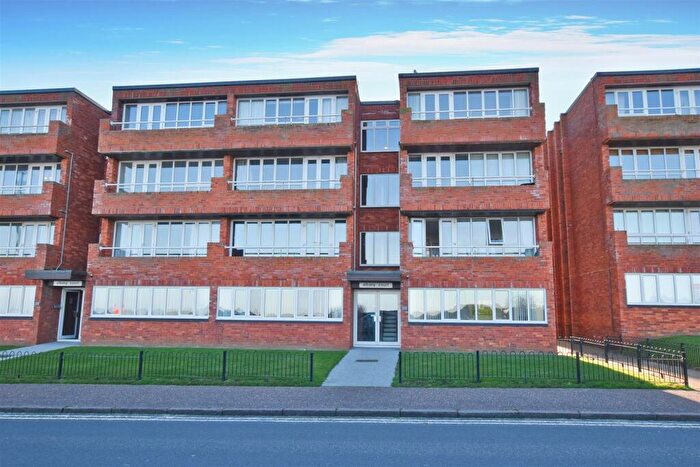 2 Bedroom Apartment To Rent In Albany Court, Cromer, NR27