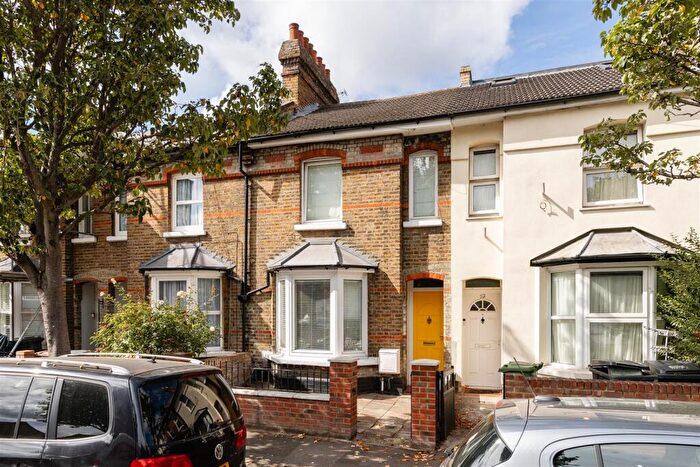 2 Bedroom Terraced House For Sale In Cobden Road, Leytonstone, E11