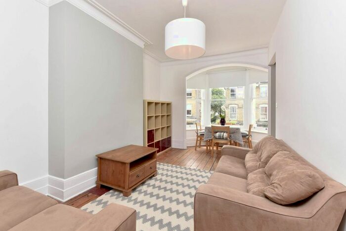 1 Bedroom Flat To Rent In Ramsden Road, Balham, London, SW12