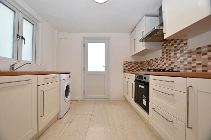 4 Bedroom End Of Terrace House To Rent In Coniston Road, Croydon, Surrey, CR0