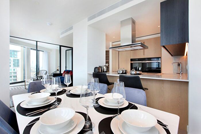 3 Bedroom Flat To Rent In River Park Tower, Nine Elms Lane, SW8