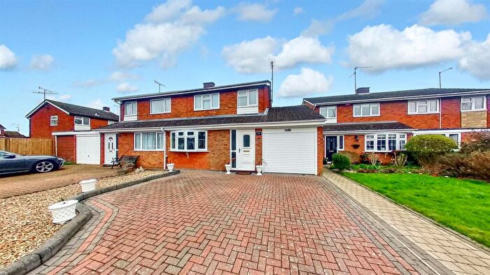 3 Bedroom Semi-Detached House For Sale In Baccara Grove, Bletchley, Milton Keynes, MK2