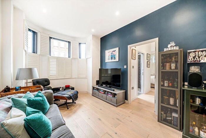 2 Bedroom Flat For Sale In Brodrick Road, Wandsworth, SW17