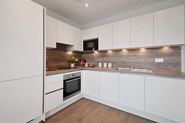 2 Bedroom Flat To Rent In Wolff House, Ridgeway Views, London, London, NW7