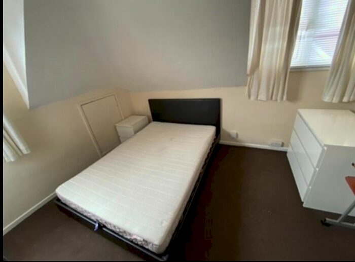 7 Bedroom Detached House To Rent In Belmont Road, Southampton, SO17