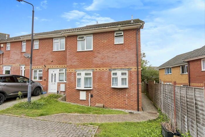 2 Bedroom Terraced House To Rent In Nelson Drive, Cowes, PO31