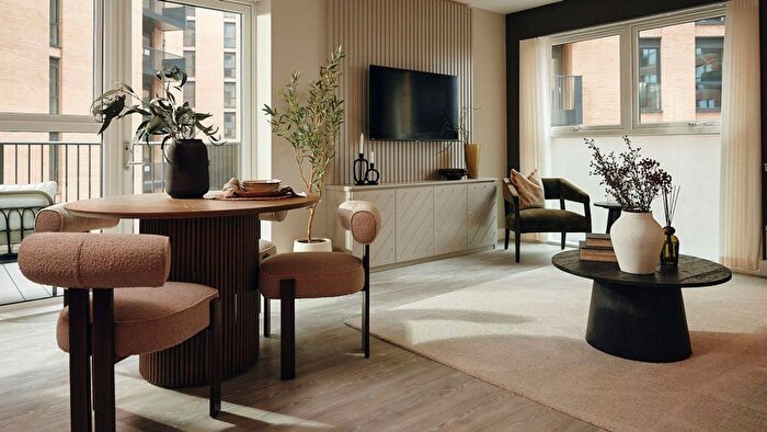 1 Bedroom Flat For Sale In Capital Interchange Way, Brentford, TW8