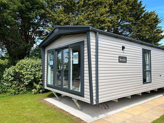 2 Bedroom Property For Sale In Halt Road, Goonhavern, Truro, Cornwall, TR4