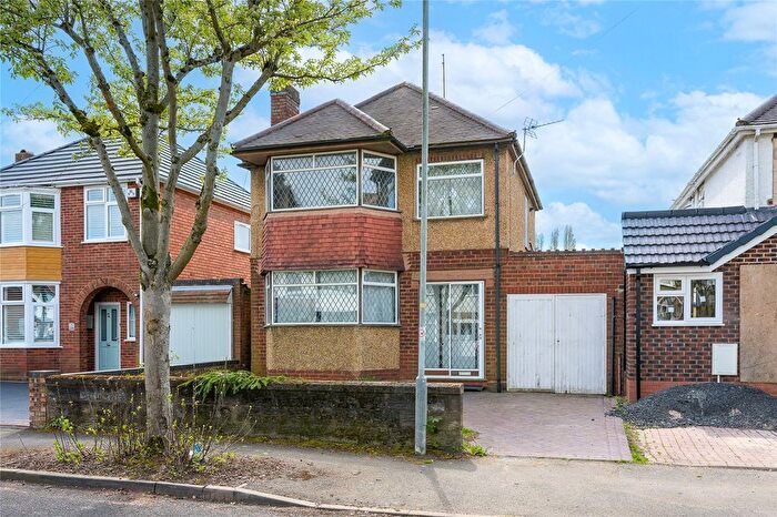 3 Bedroom Detached House For Sale In Capstone Avenue, Wolverhampton, West Midlands, WV10