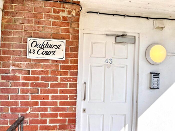 1 Bedroom Flat For Sale In Sea Road, Bournemouth, BH5